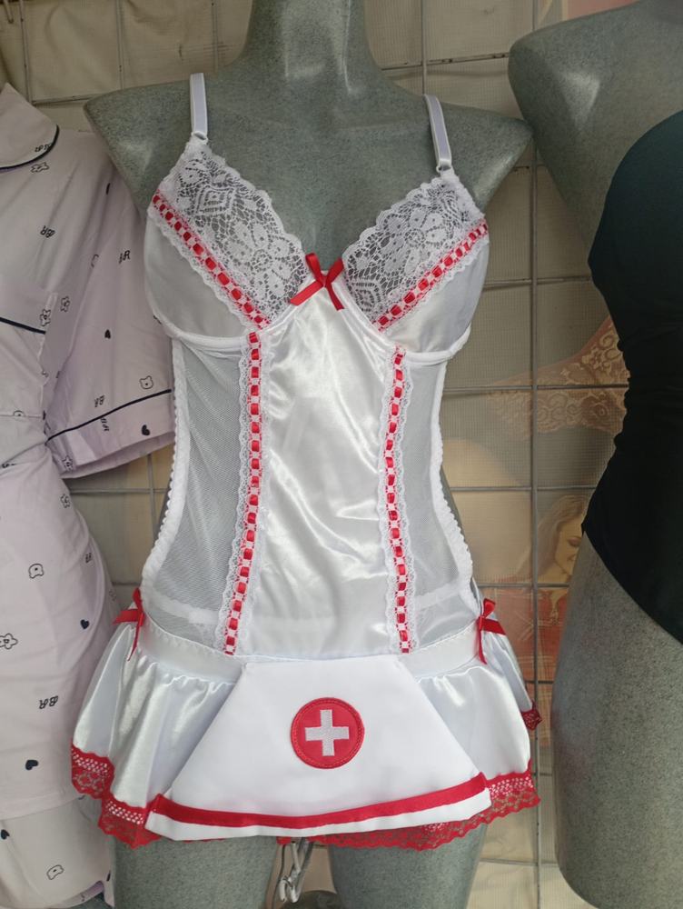 Disfraz de enfermera en el maniquí